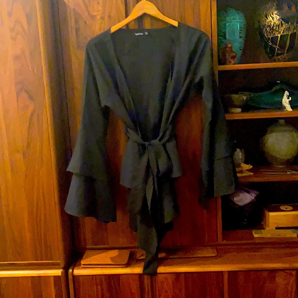 Tie top with poet sleeves.